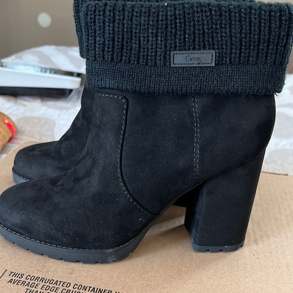 Circus by Sam Edelman Black suede booties size 10